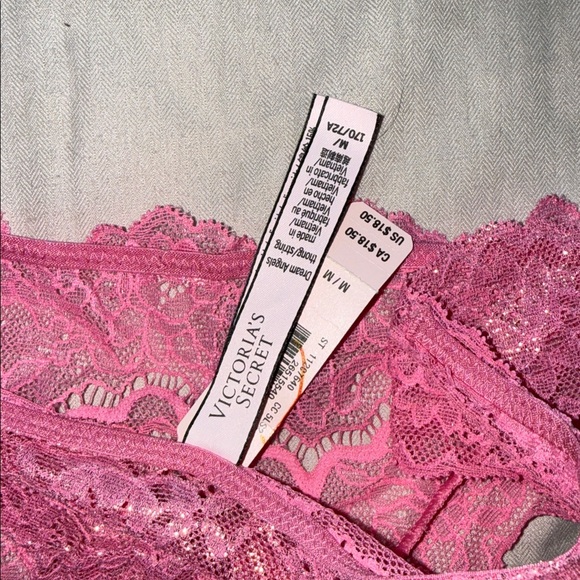 Victorias Secret lace thong - Picture 3 of 3